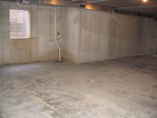 2004_06_20 092 Spancrete Room Cleaned with Sump Pump and Lights Installed