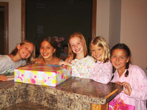 2004_09_07 021 The Girl's Opening Presents