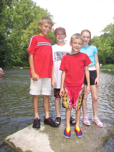 2005_08_28 105 Michael, Corte, Daniel and Allison in Sugar Creek
